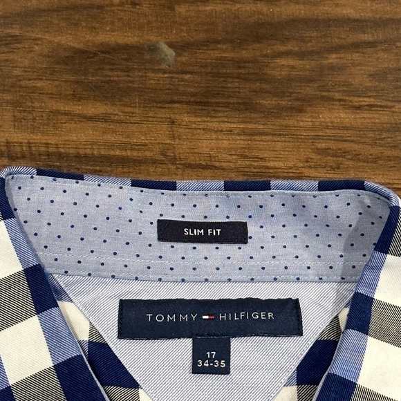 Tommy Hilfiger Men’s Plaid Button Down Size 17N - Picture 2 of 3